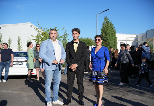 20250531-lmk-high-school-prom-PIC06097